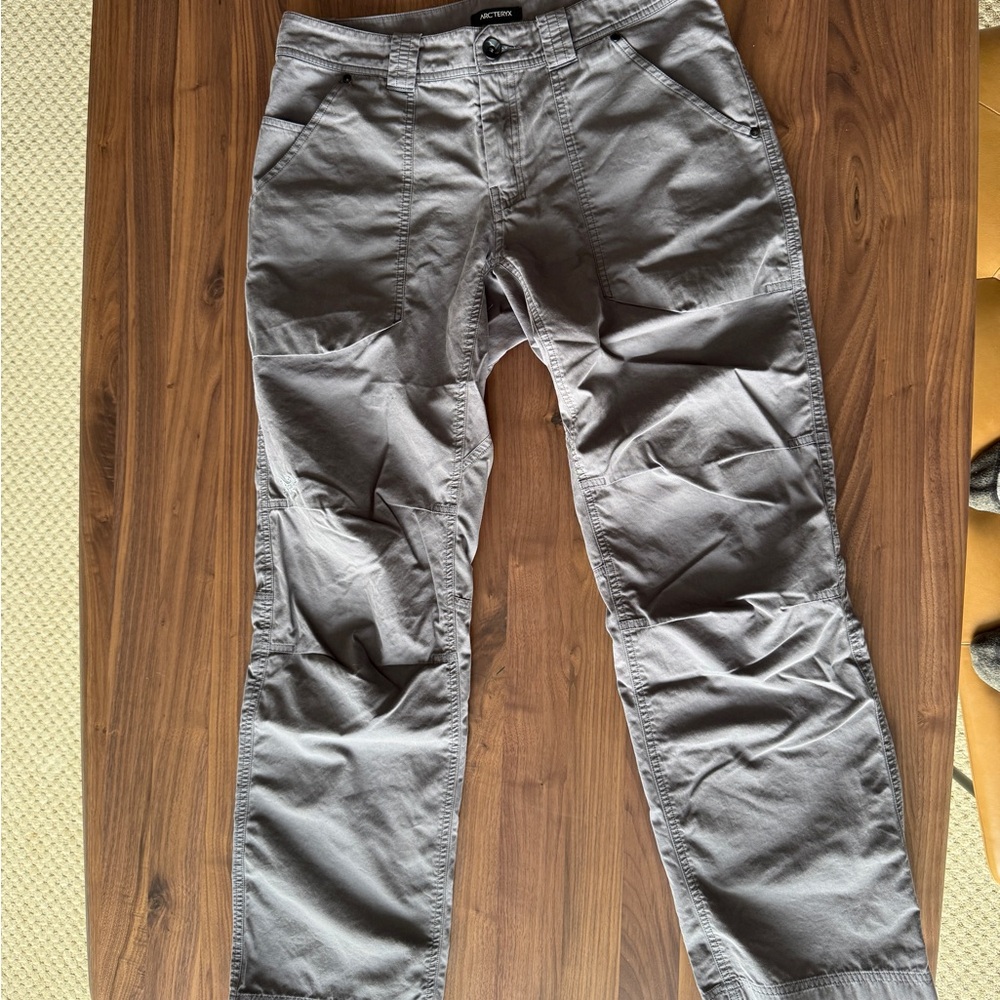 Arc'teryx Men's Gray Utility Pants size 32 waist - Picture 2 of 10
